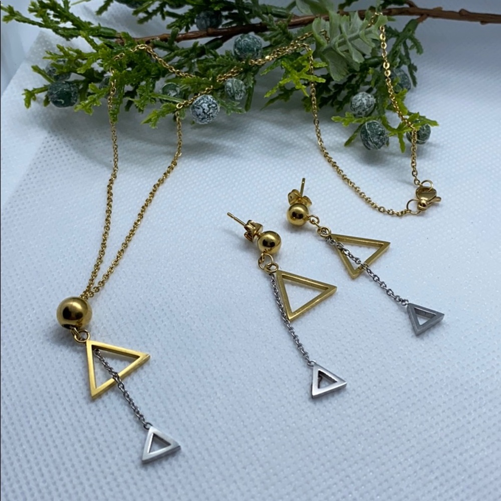 Geometric necklace set